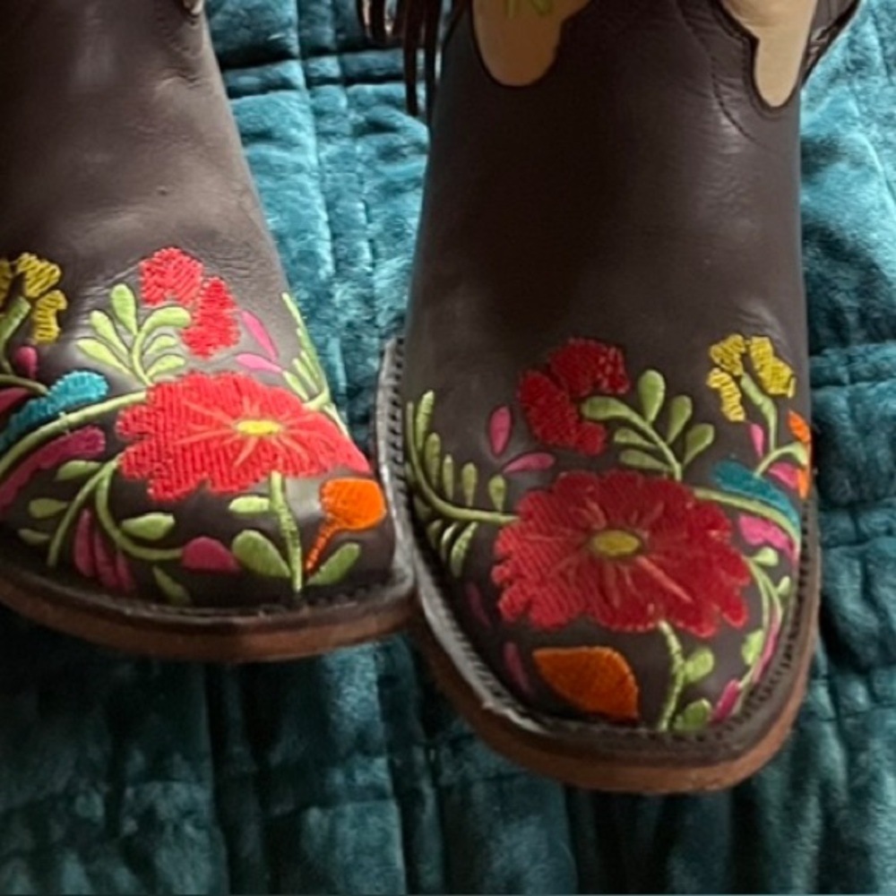 Rodeo Quincy embroidered flowers and fringe boot - Picture 6 of 6